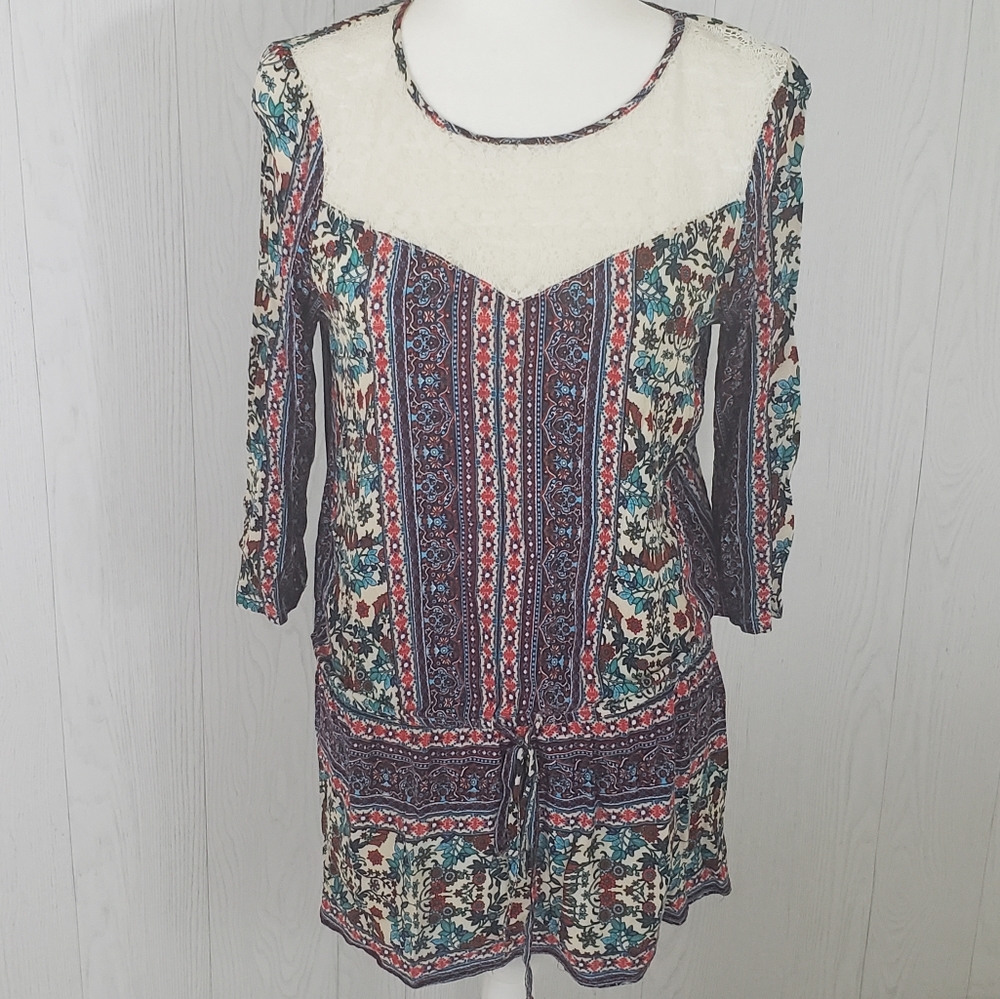 Forever 21 Floral and Lace Peplum Top Large